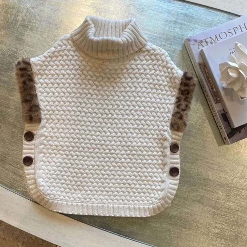 ASPEN GIRLS COTTON SWEATER PONCHO. OFF WHITE . SIZE 7-8